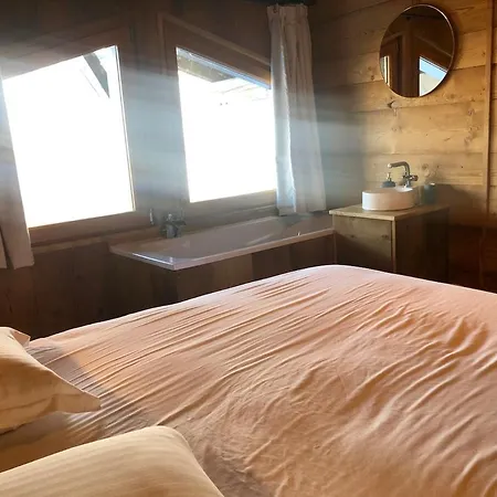 Duplex Vue Incroyable, 3 Chambres, 3 Salles De Bain Appartement *